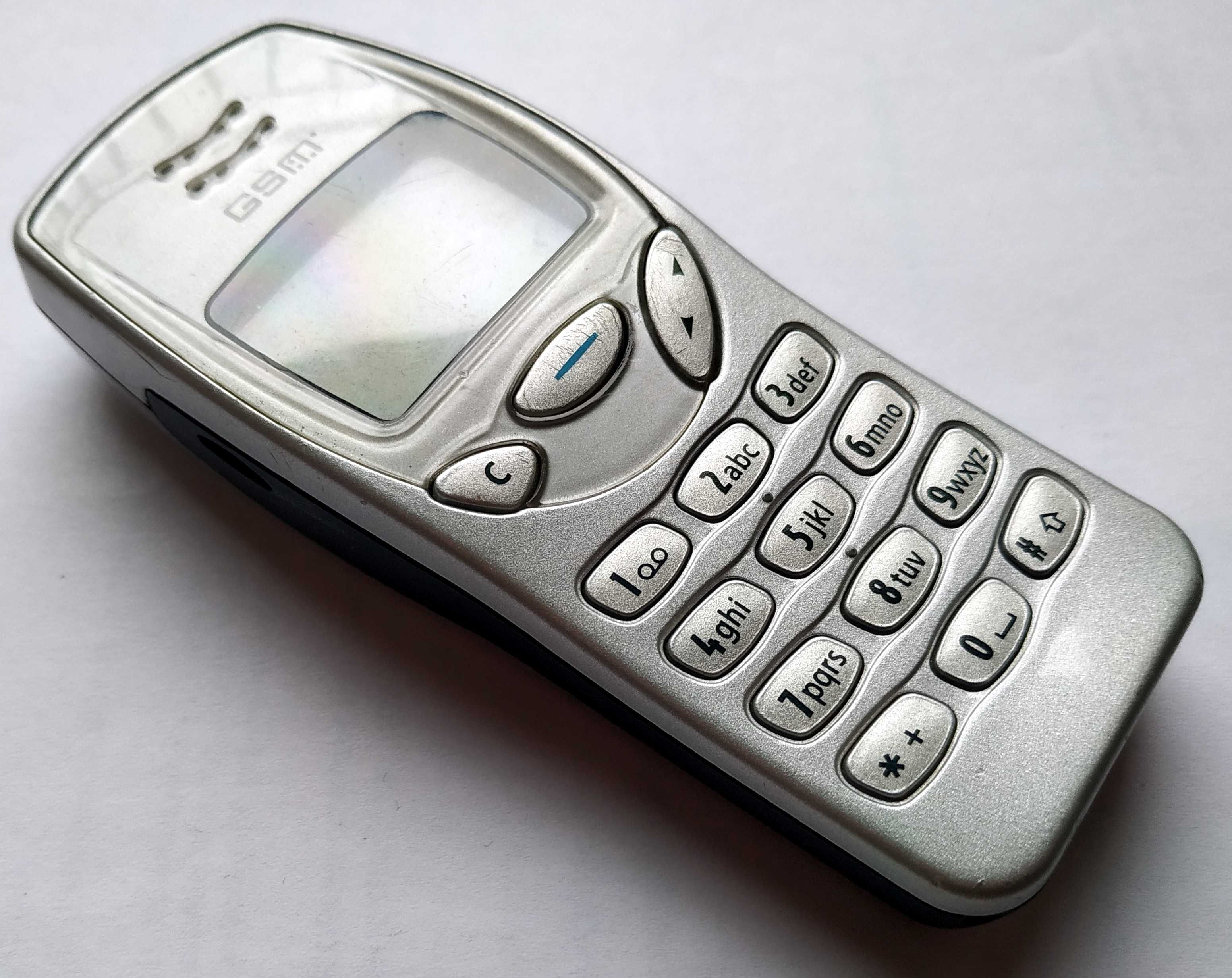 Stary klasyczny telefon komórkowy Nokia 3210