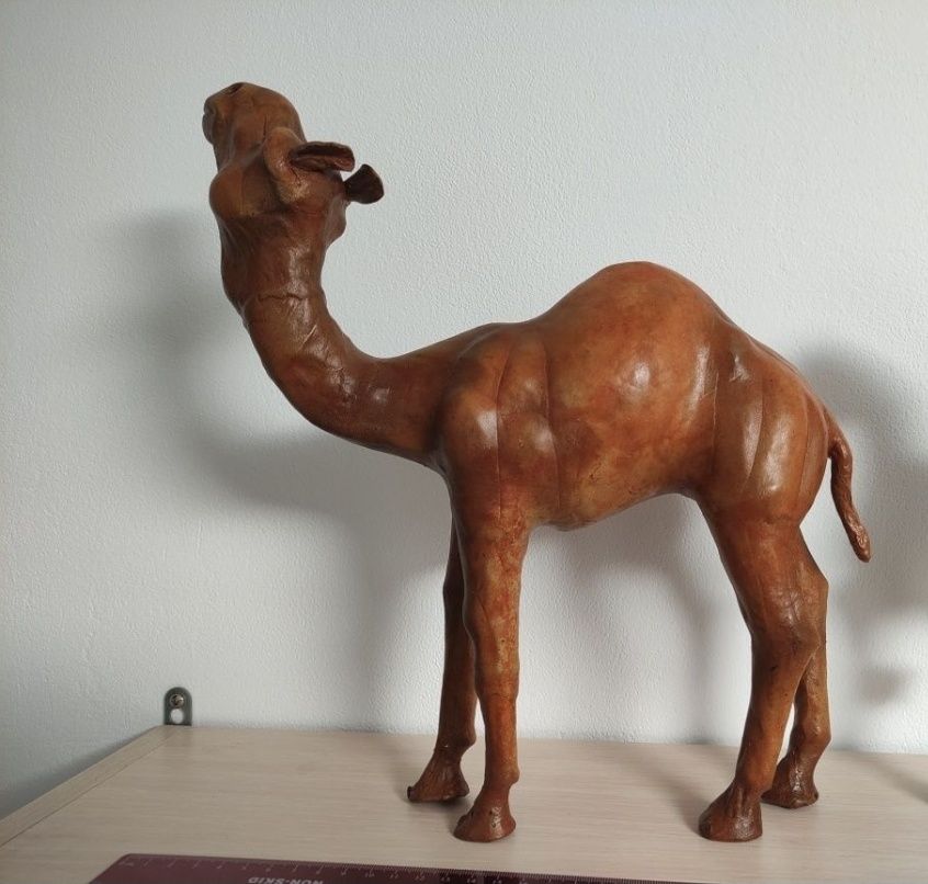 Верблюд зі шкіри вінтаж стара  фігурка статуетка
