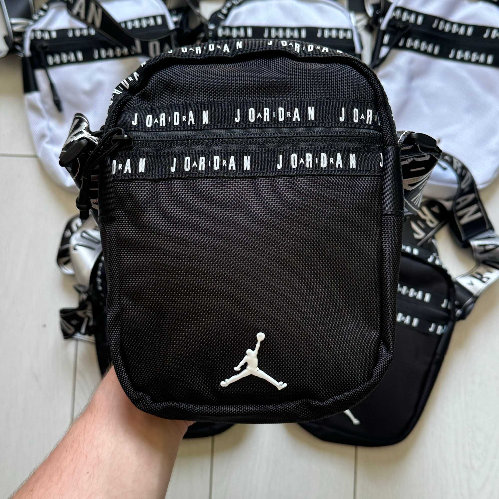Сумка через плече Nike Air Jordan у 2-ох кольорах(Чорний, Білий).