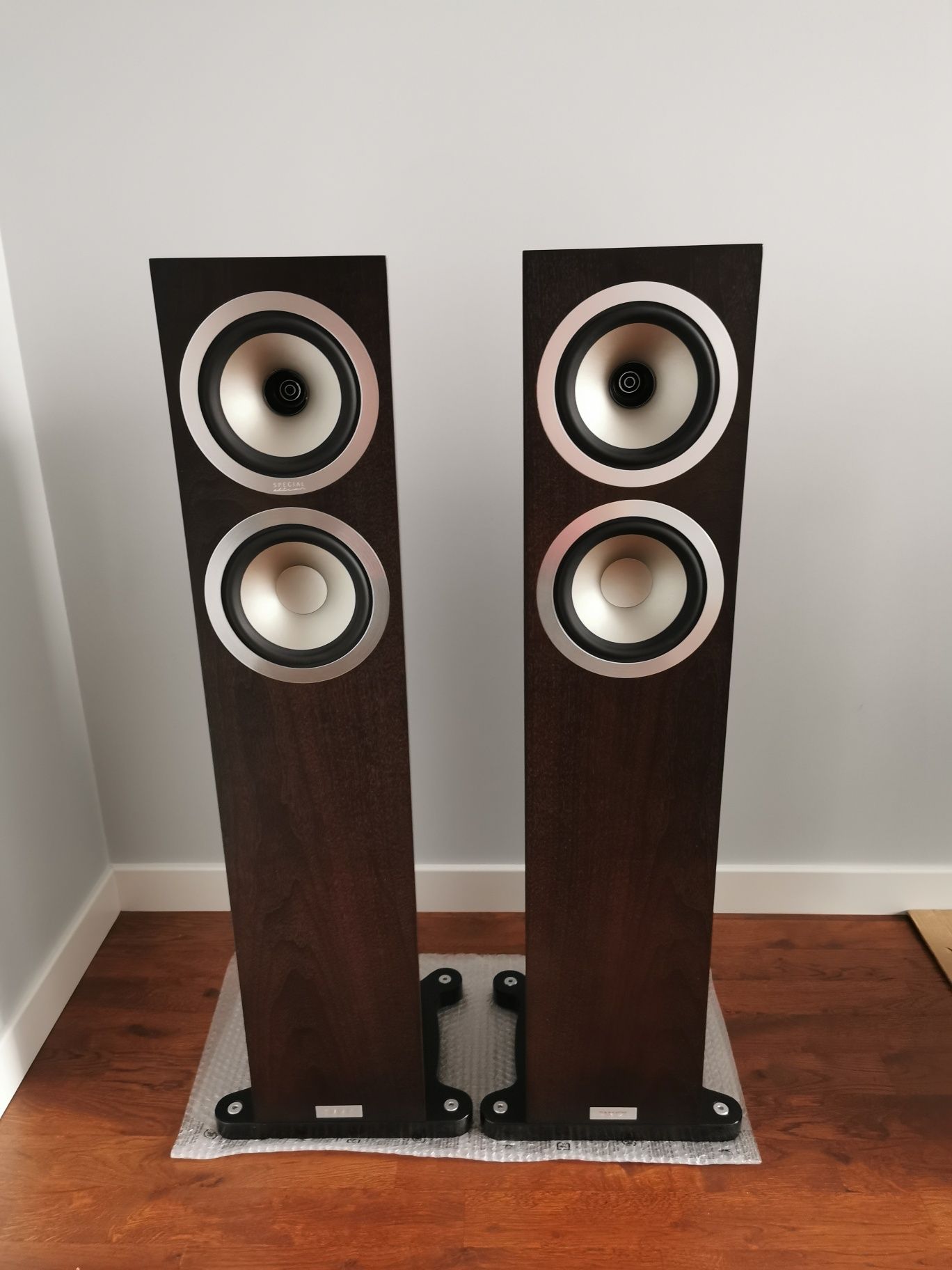 Kolumny Tannoy Revolution DC6T SE