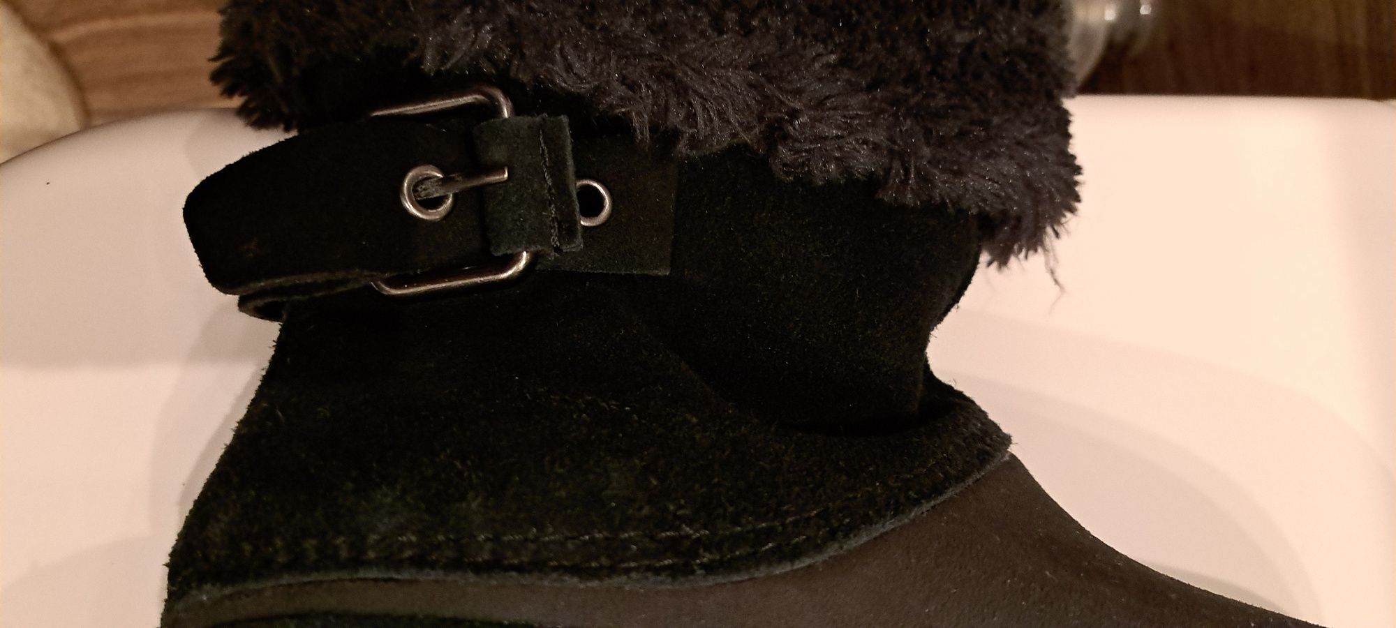 Damskie buty kozaki śniegowce Crocs W 8 czarne