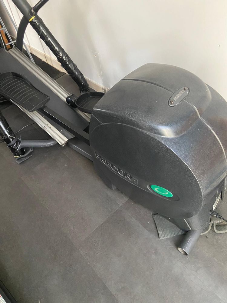 Eliptica PRECOR efx 546 (profissional)