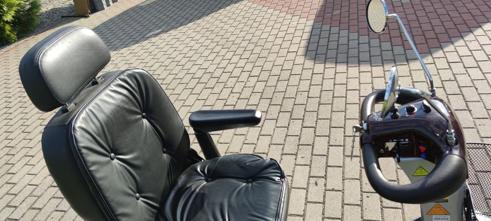 Skuter elektryczny inwalidzki wózek inwalidzki akumulatorowy pojazd