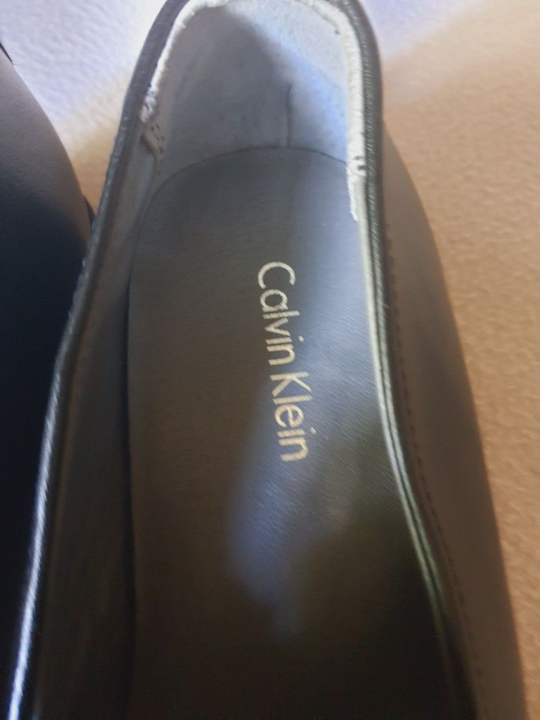Calvin Klein новые брендовые туфли