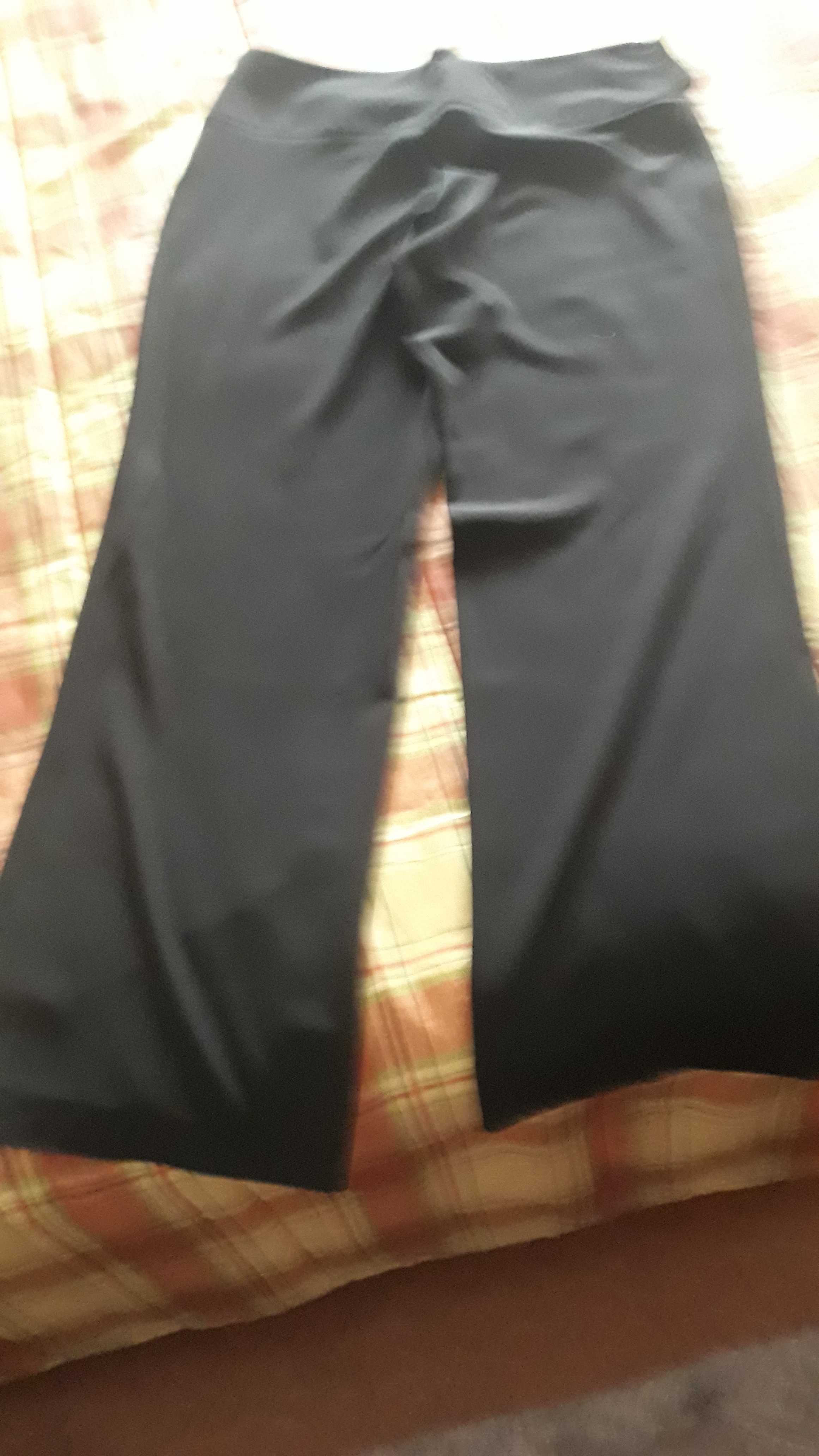 Varias peças de roupa