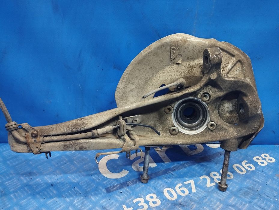 Ступиця (кулак цапфа) передня права Porsche Cayenne 958 Порш Каєн