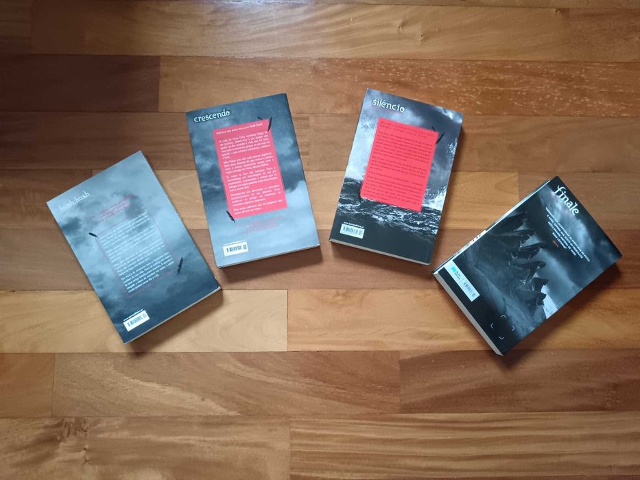 Hush Hush Saga - Coleção de Livros Juvenis