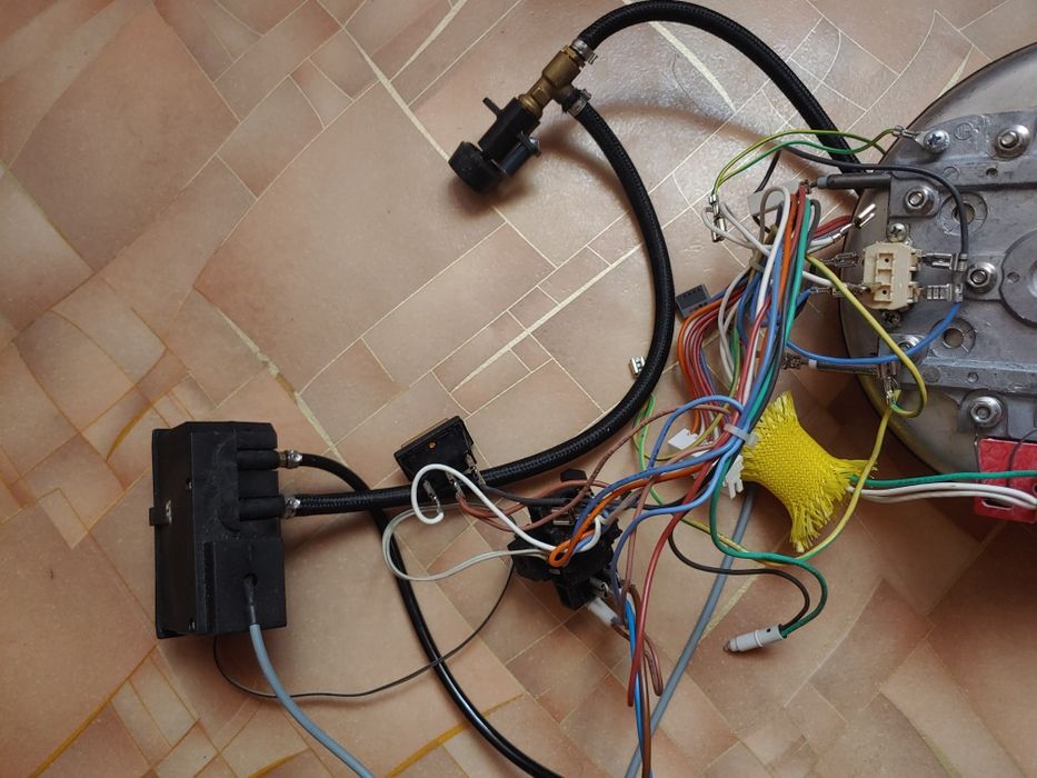 Продам паровой котел для моющего пылесоса со всем обвесом,рабочий