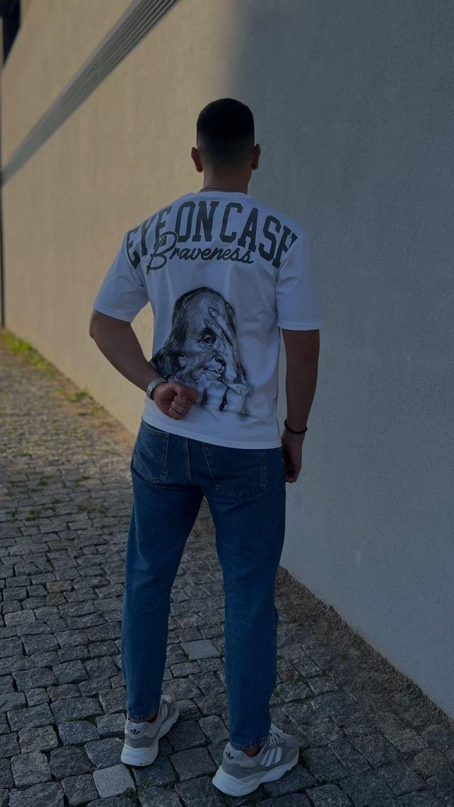 T-shirt Eye On Cash oversize