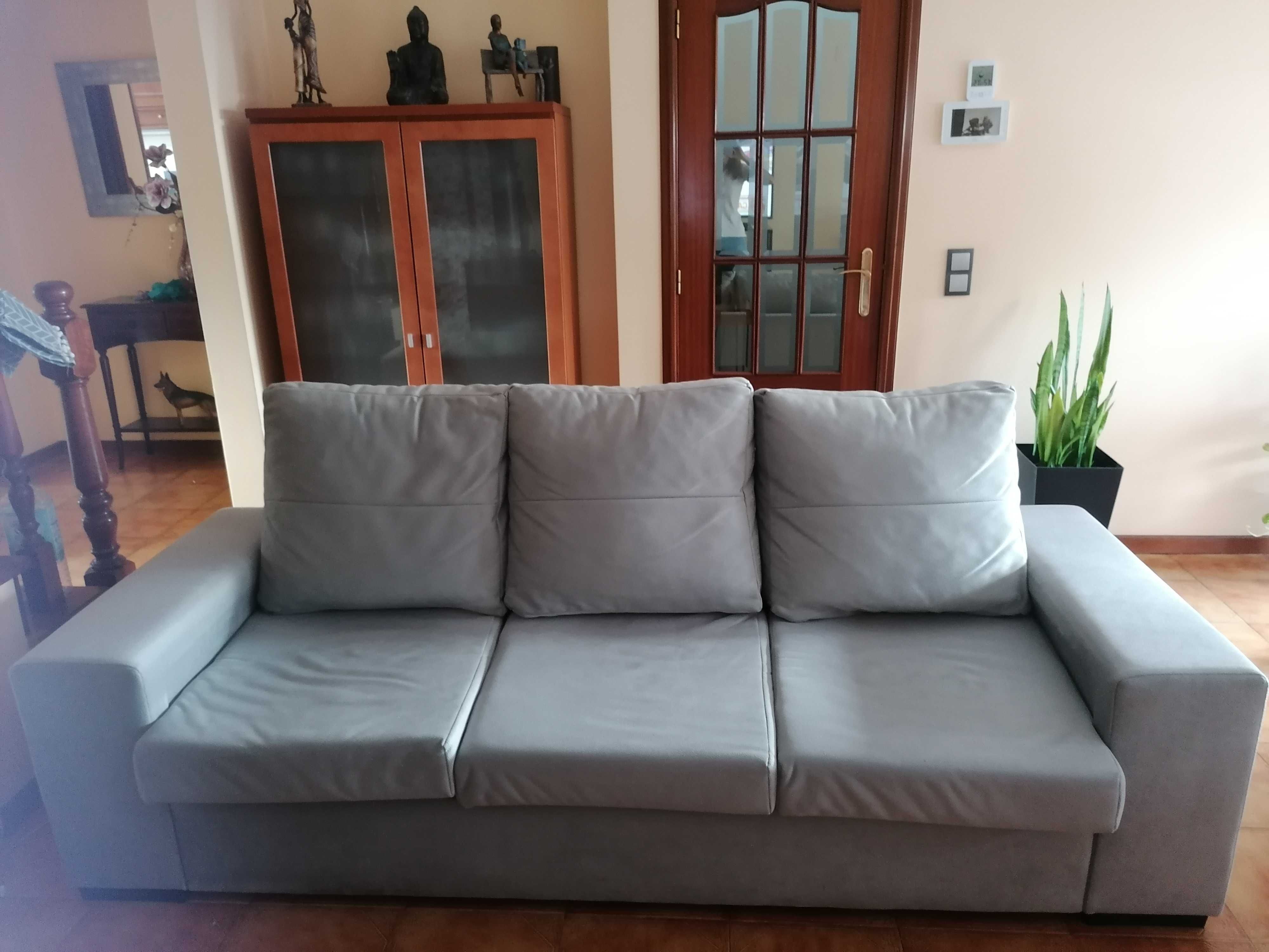 Sofá com chaise long