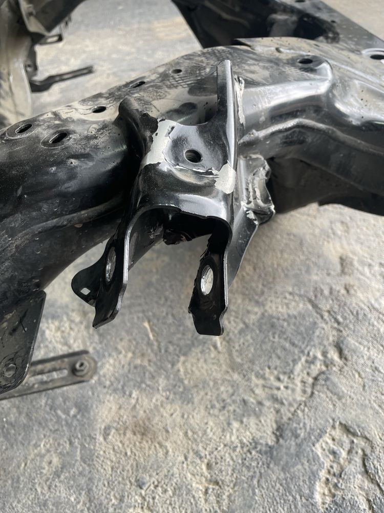 Задній підрамник Tesla model 3/Y 1103557-00-A