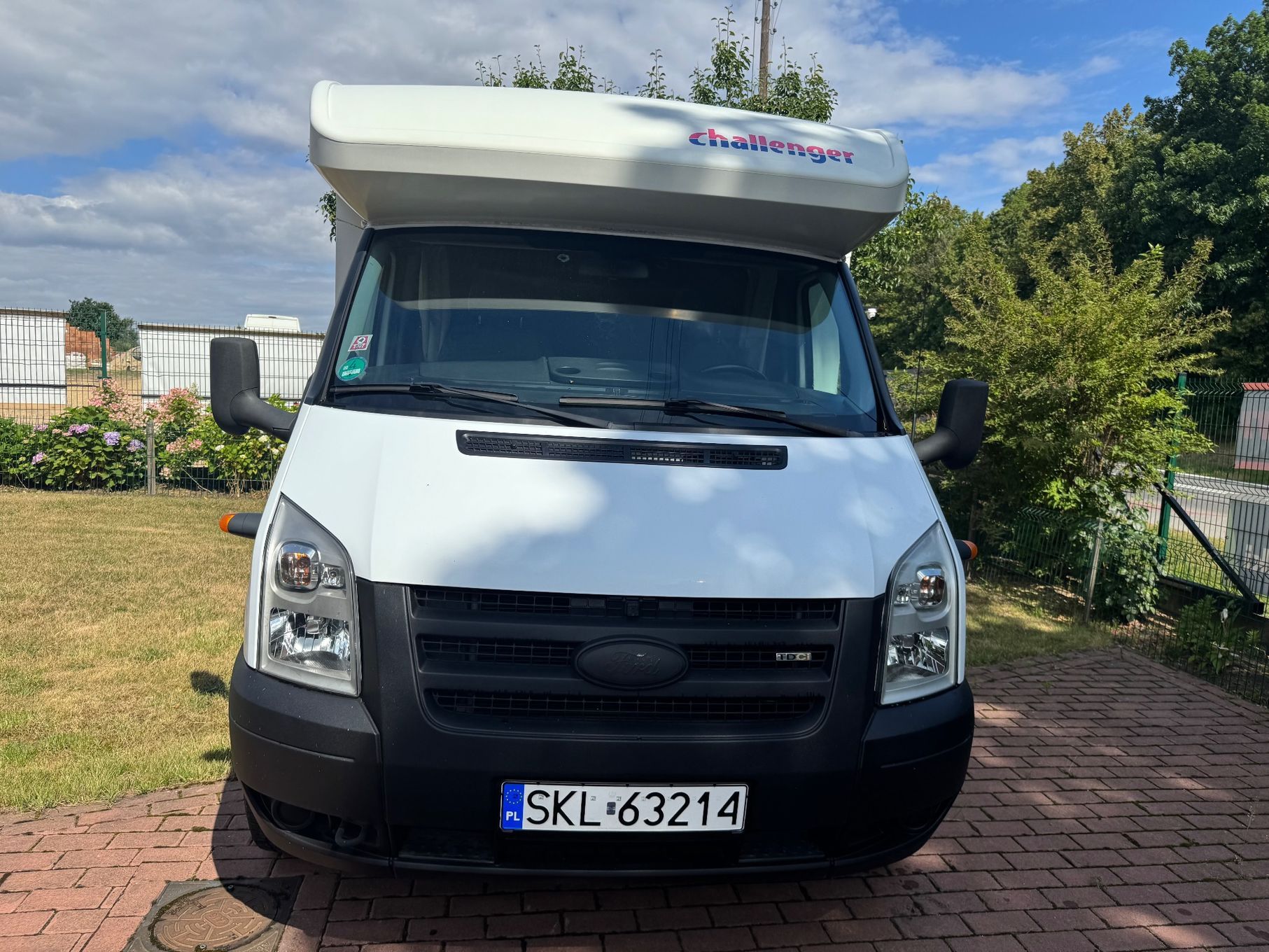 Ford Challenger Genesis 32  Transit