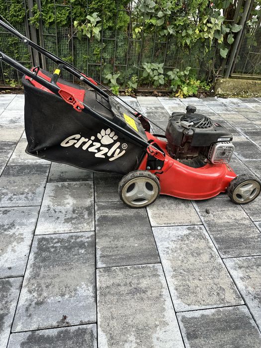 Kosiarka spalinowa Grizzly – mocna, sprawna, gotowa do pracy