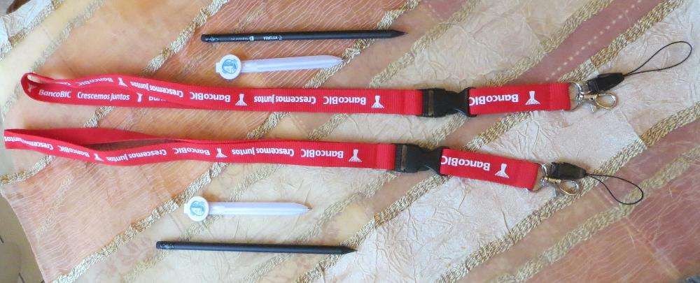 Cordão c/ gancho + Lápis carvão + Esferográfica - Novos