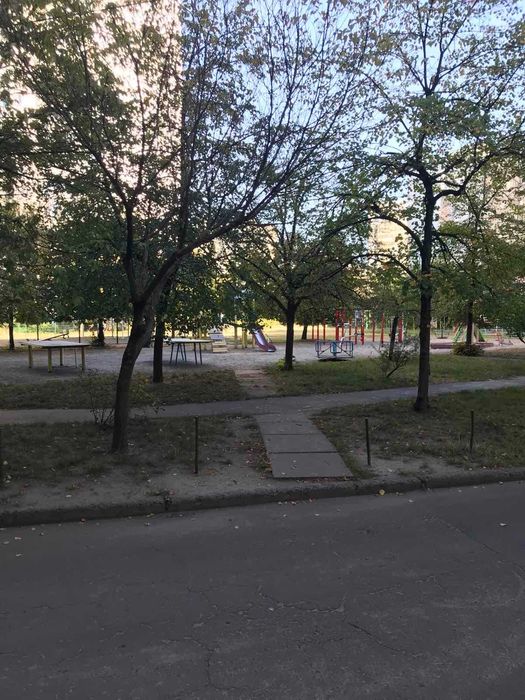 Продаж 3-кімнатної квартири,  вул. Каштанова, 8а