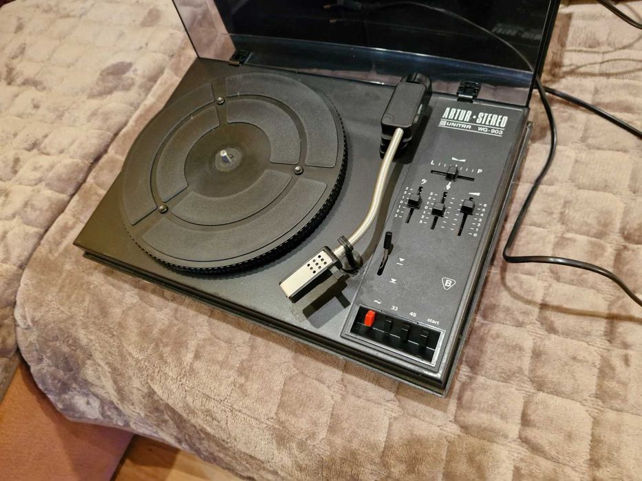 Sprzedam sprawny gramofon retro PRL ARTUR-Stereo Unitra WG-903
