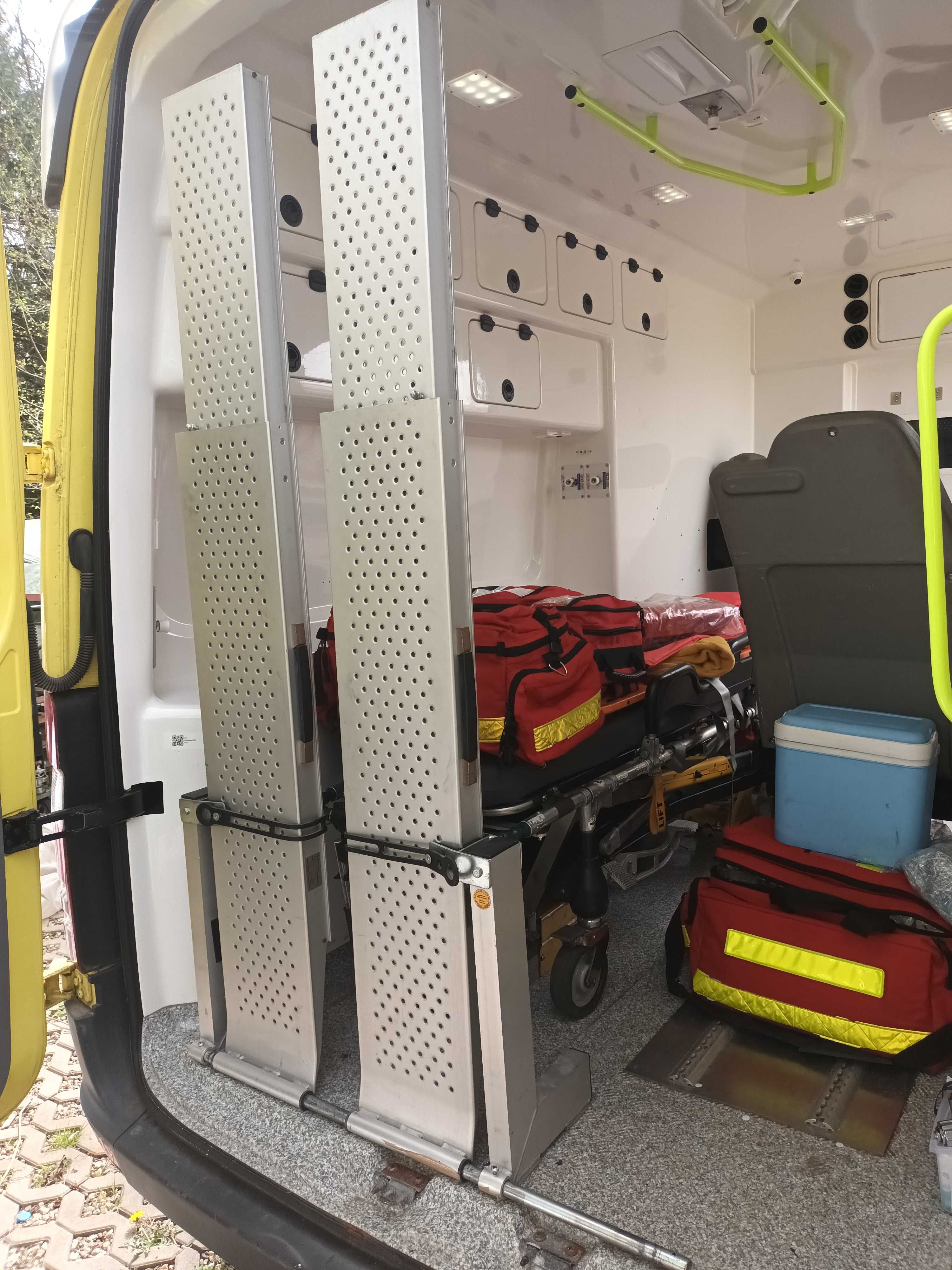 Wynajem samochodu do przewozu niepełnosprawnych ambulans  z OC