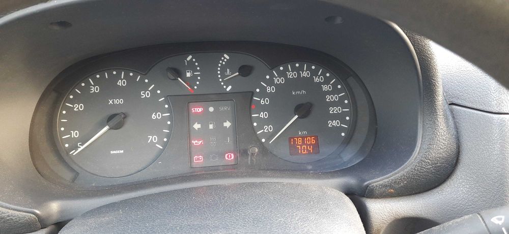 Renault clio 1.2   3 portas