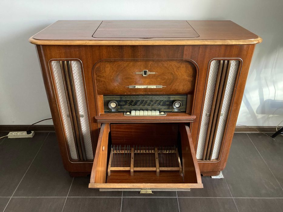 Radiola , szafa grająca , RFT , Musikschrank lohengrin 8E155I