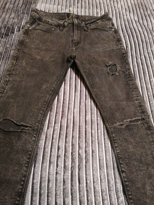 Calças de ganga de Homem da Bershka tamanho 38 super skinny fit