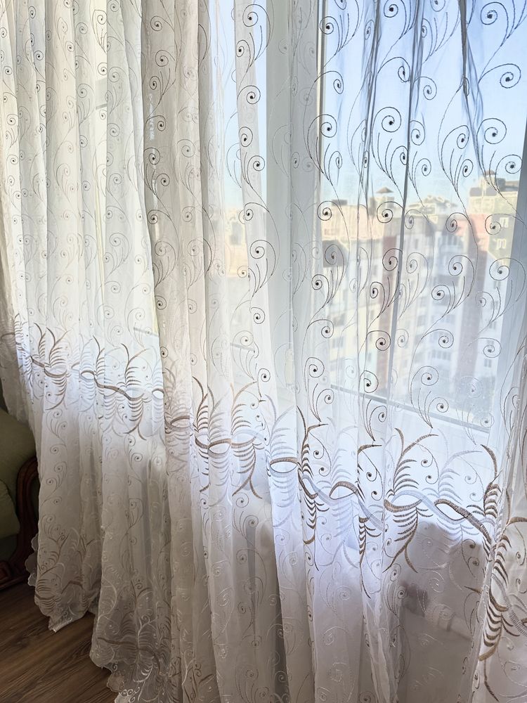 Тюль в гаргому стані