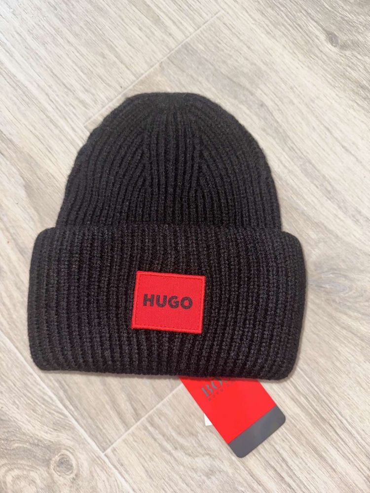 Шапка, шапочка hugo в кольорах