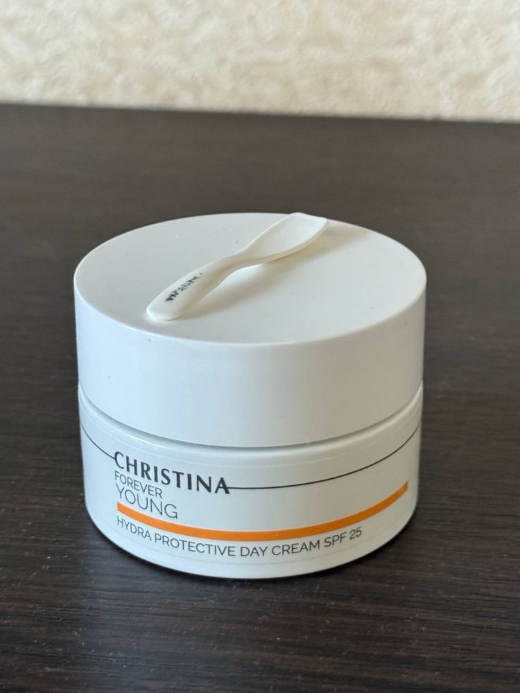 Денний гідрозахисний крем SPF 25 Forever Young CHRISTINA 50ml
