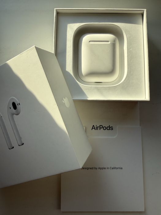 Продам AirPods 2 (оригинал)