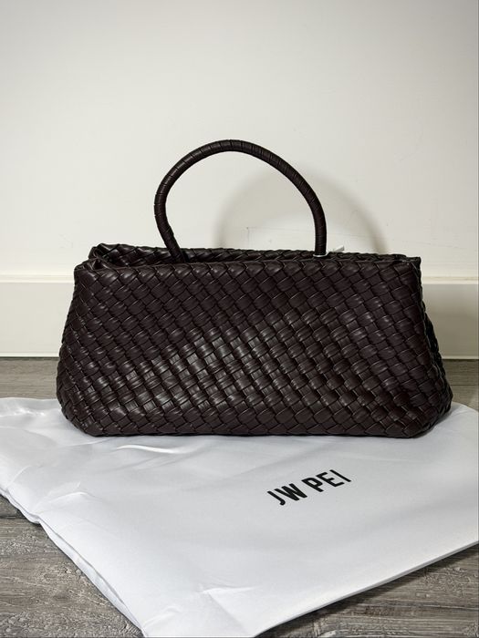 Сумка JW PEI Elora Woven Tote Bag коричневая