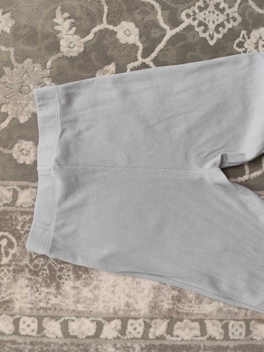 Niebieskie jasne legginsy z wysokim stanem prążkowane Zara