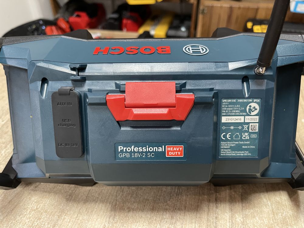 Bosch GPB 18V-2 SC / радіо, блютуз-програвач Бош