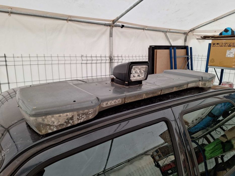 Swiatła sygnalizacyjne pomarańcz/niebieskie . Straż pożarna