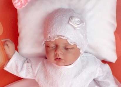 Czapeczka koronkowa na bawełnianej podszewce