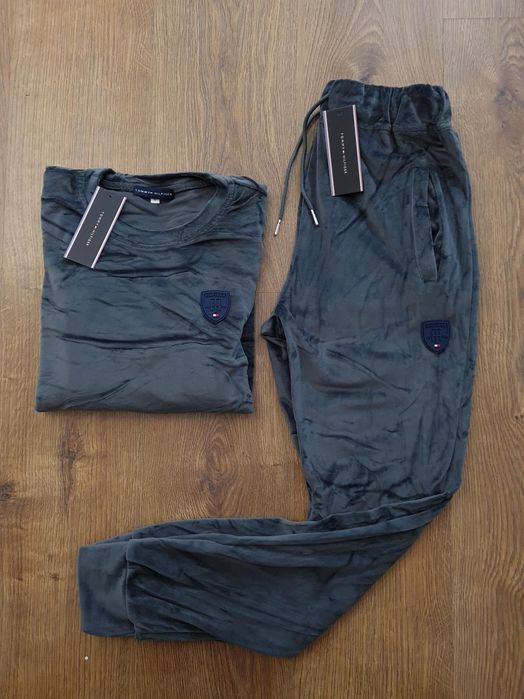 Dresy welurowe damskie