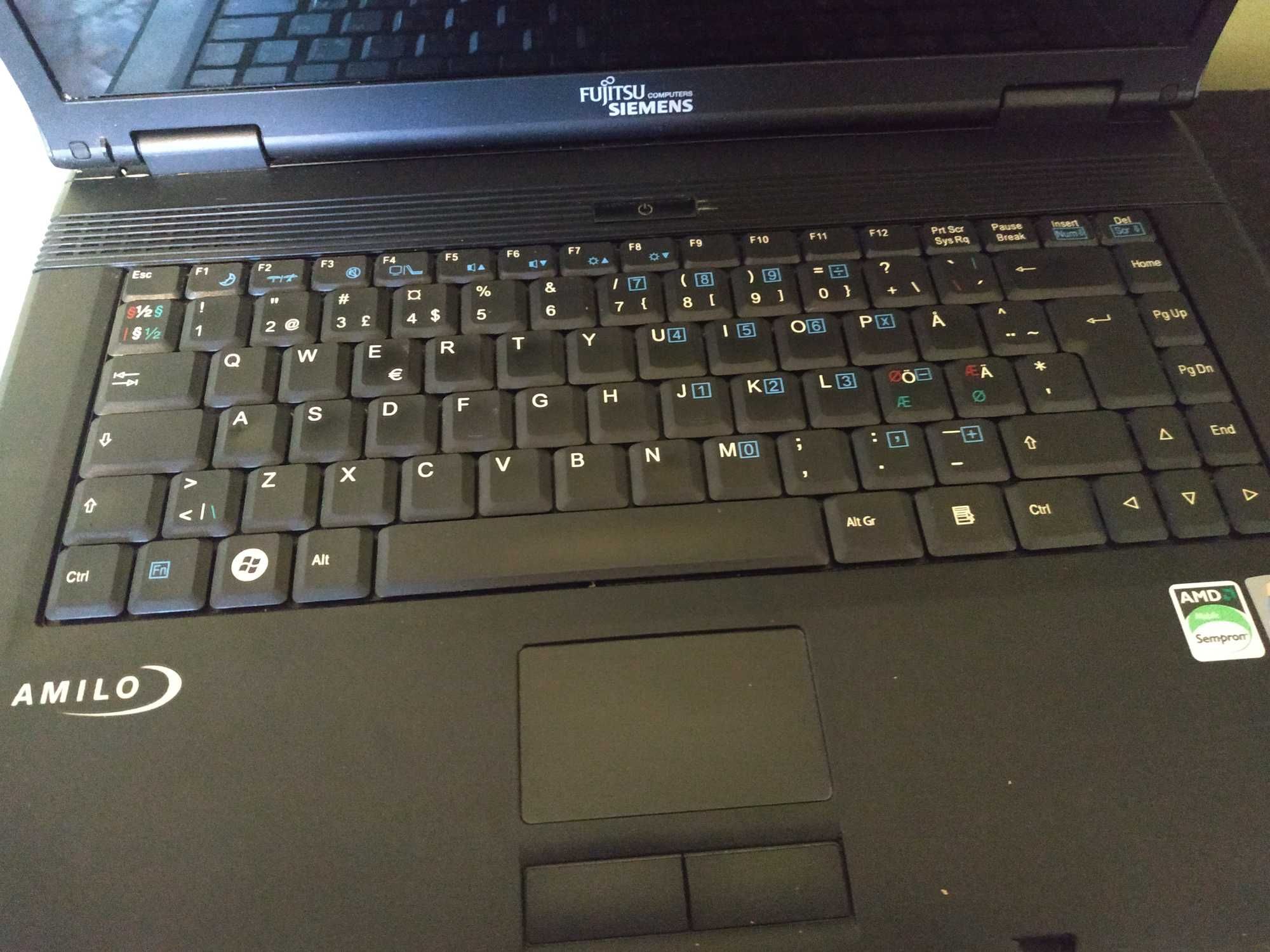 Ноутбук Fujitsu Siemens Amilo la1703