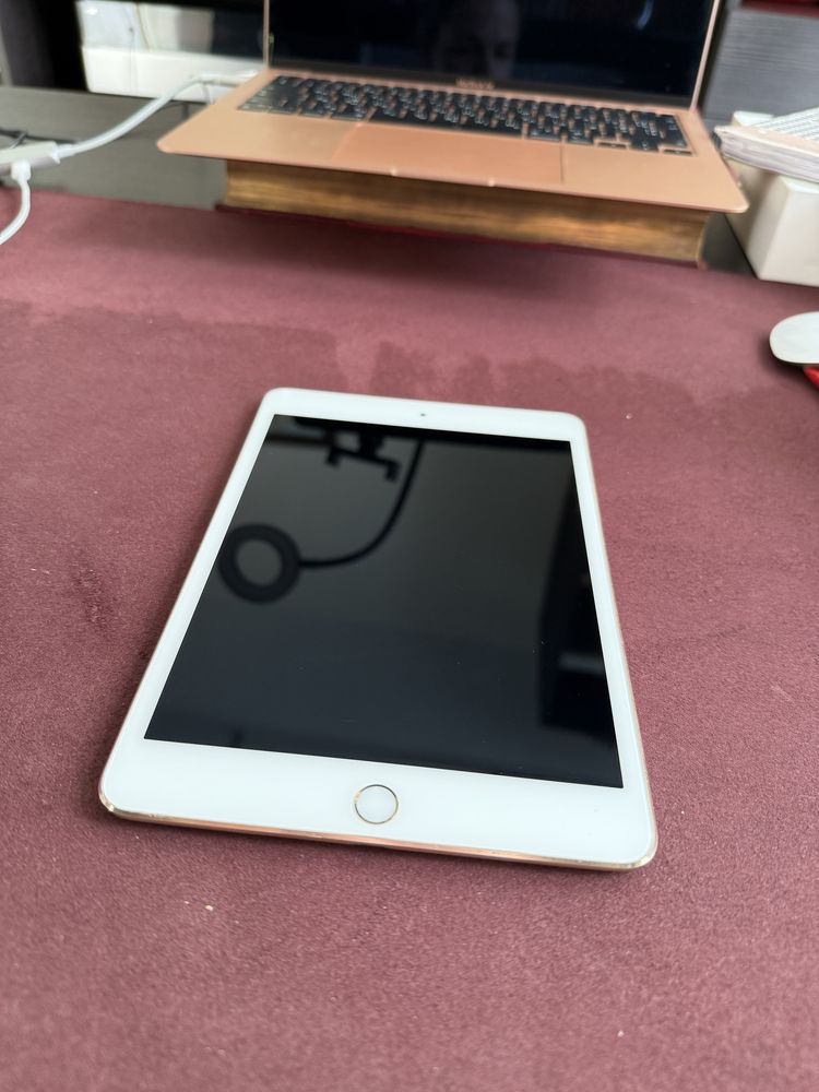 IPad mini 4 б.у. в хорошому стані