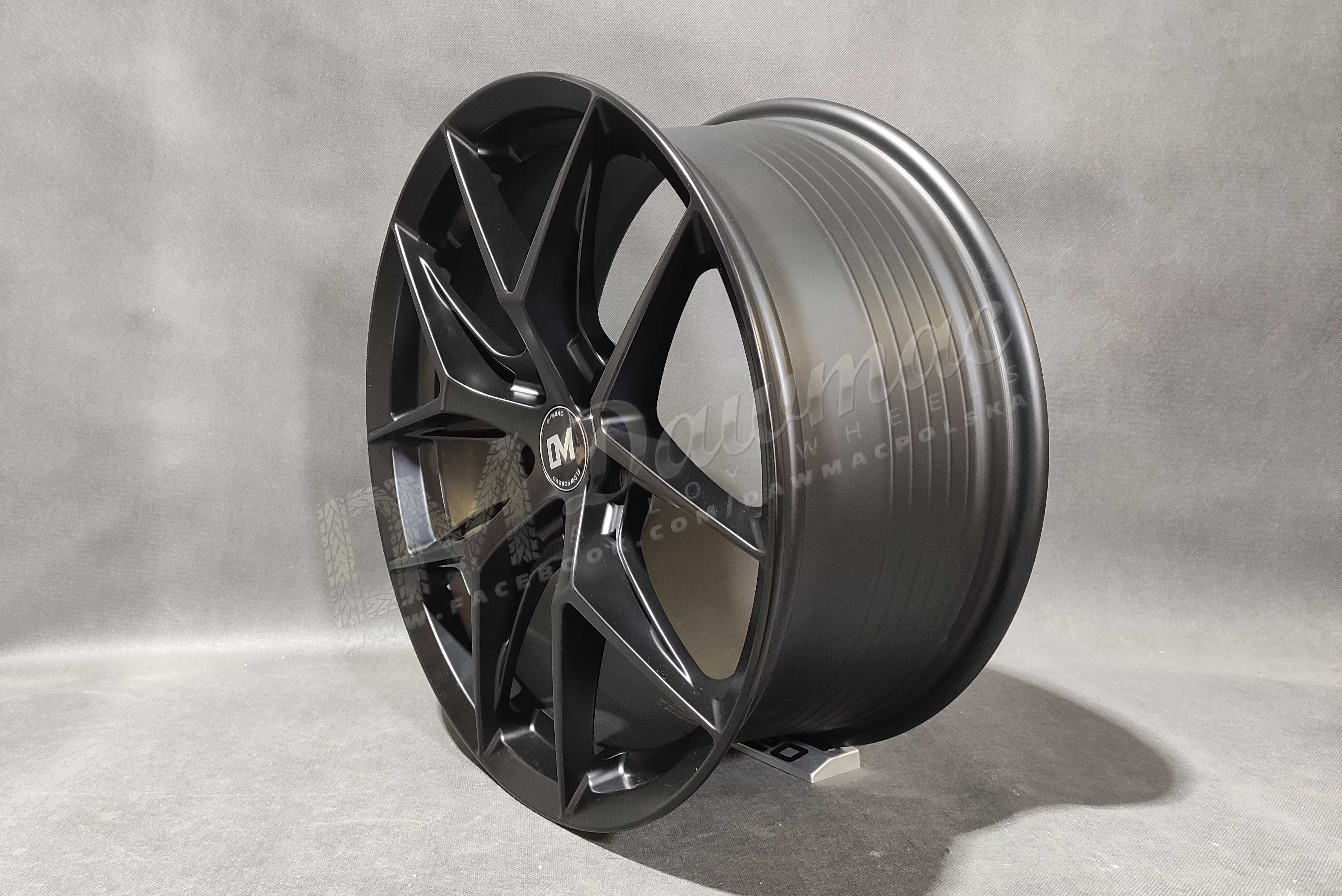 Felgi Aluminiowe DM02 Flow Forming 18'' 8J ET38 5x108 Satin Black