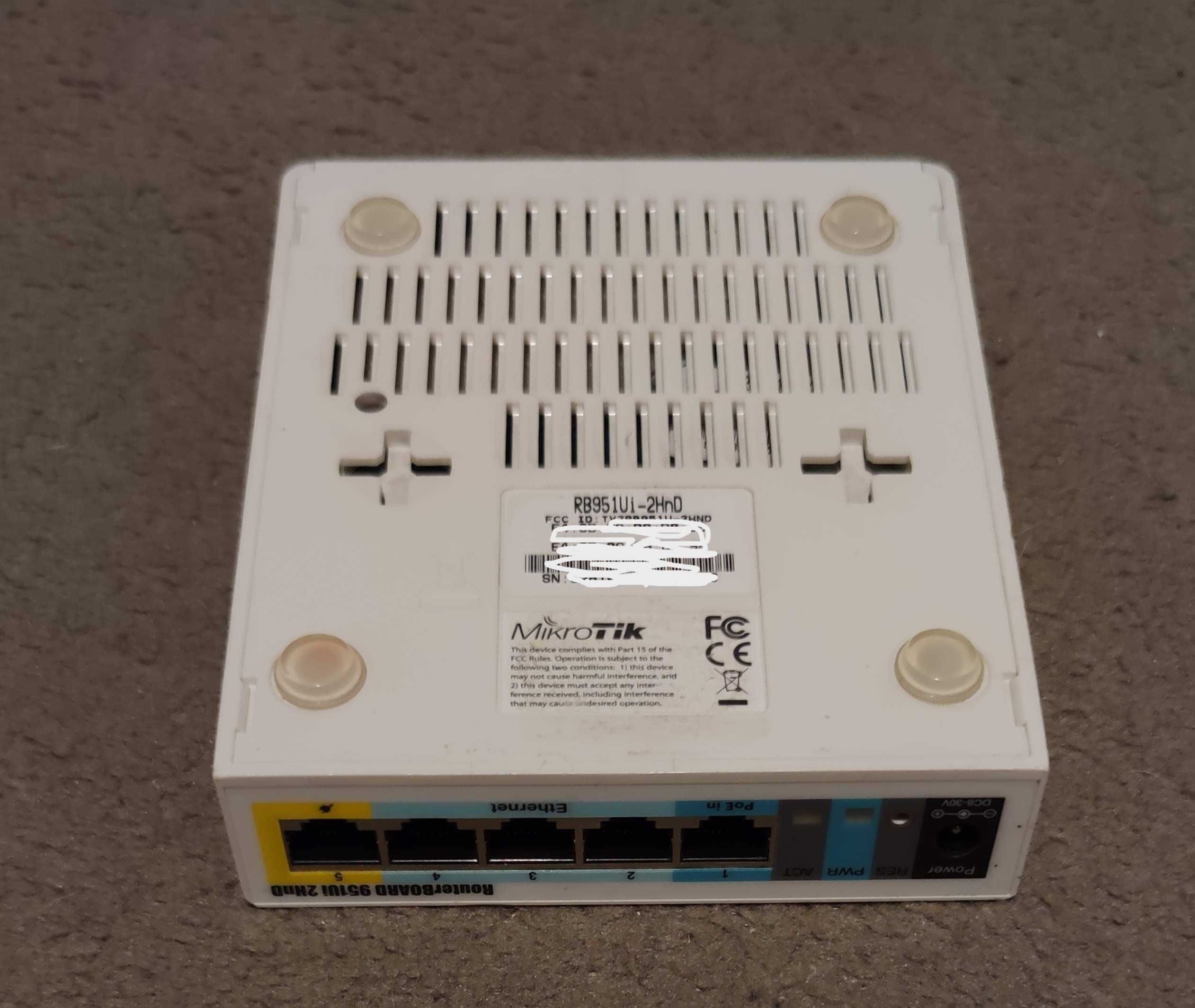 Router MikroTik RB951Ui-2HnD - najnowsze OpenWrt v23.05.3