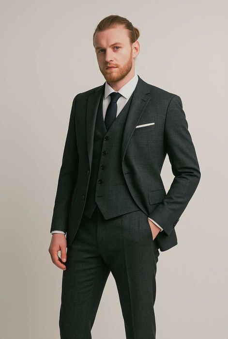 Стильний чоловічий костюм 3-ка