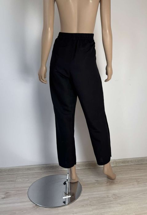 H&M premium spodnie lniane damskie S/M
46%Len
rozmiar S/M
Kolor:czarny