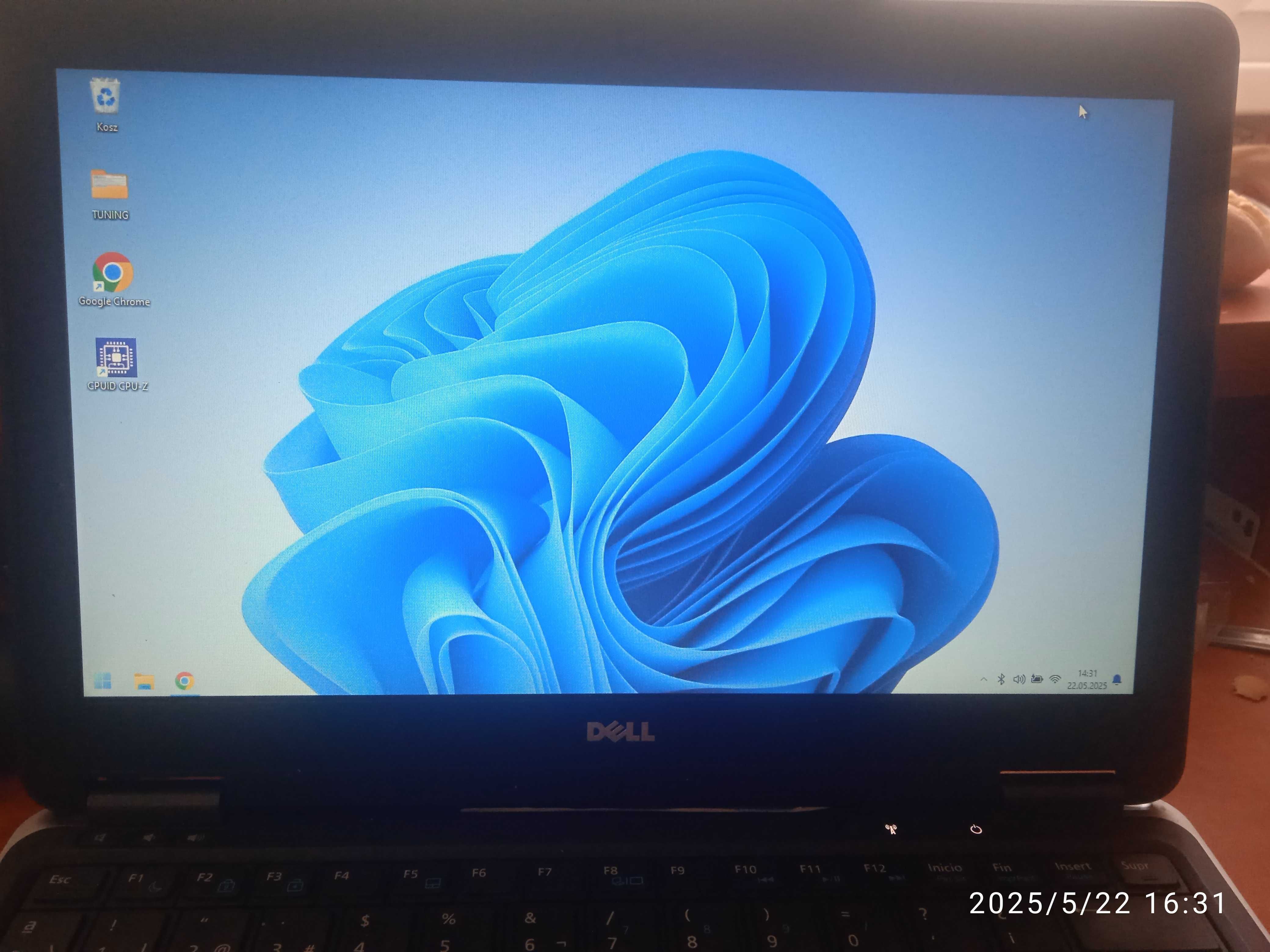 Laptop Dell Latitude E7240 –  i5, SSD, 8 GB RAM, Windows 11 gwar12m