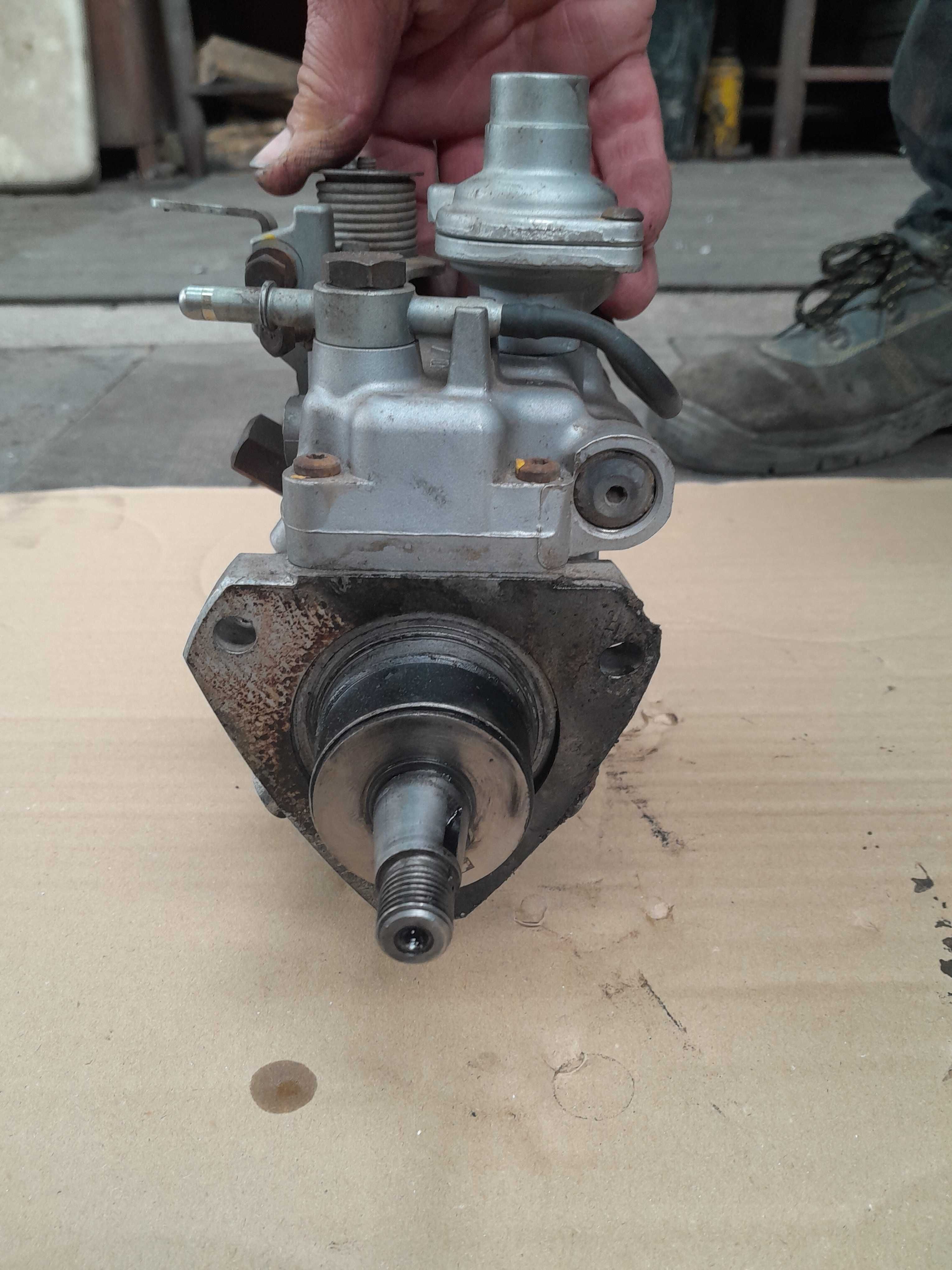 Pompa Wtryskowa do koparko-ładowarki JCB4CX + 4 wtryski