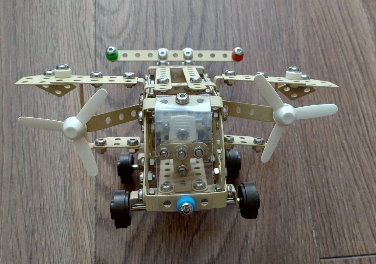 Mały konstruktor samolot złożony