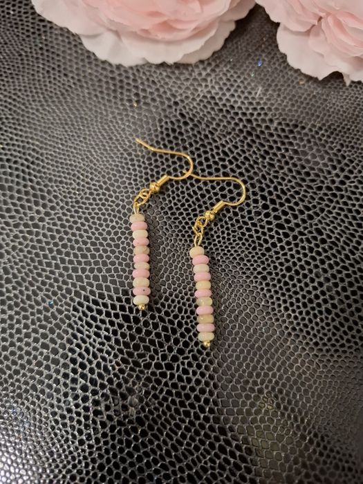 Kolczyki handmade srebro pozłacane z naturalnych kamieni howlit topaz