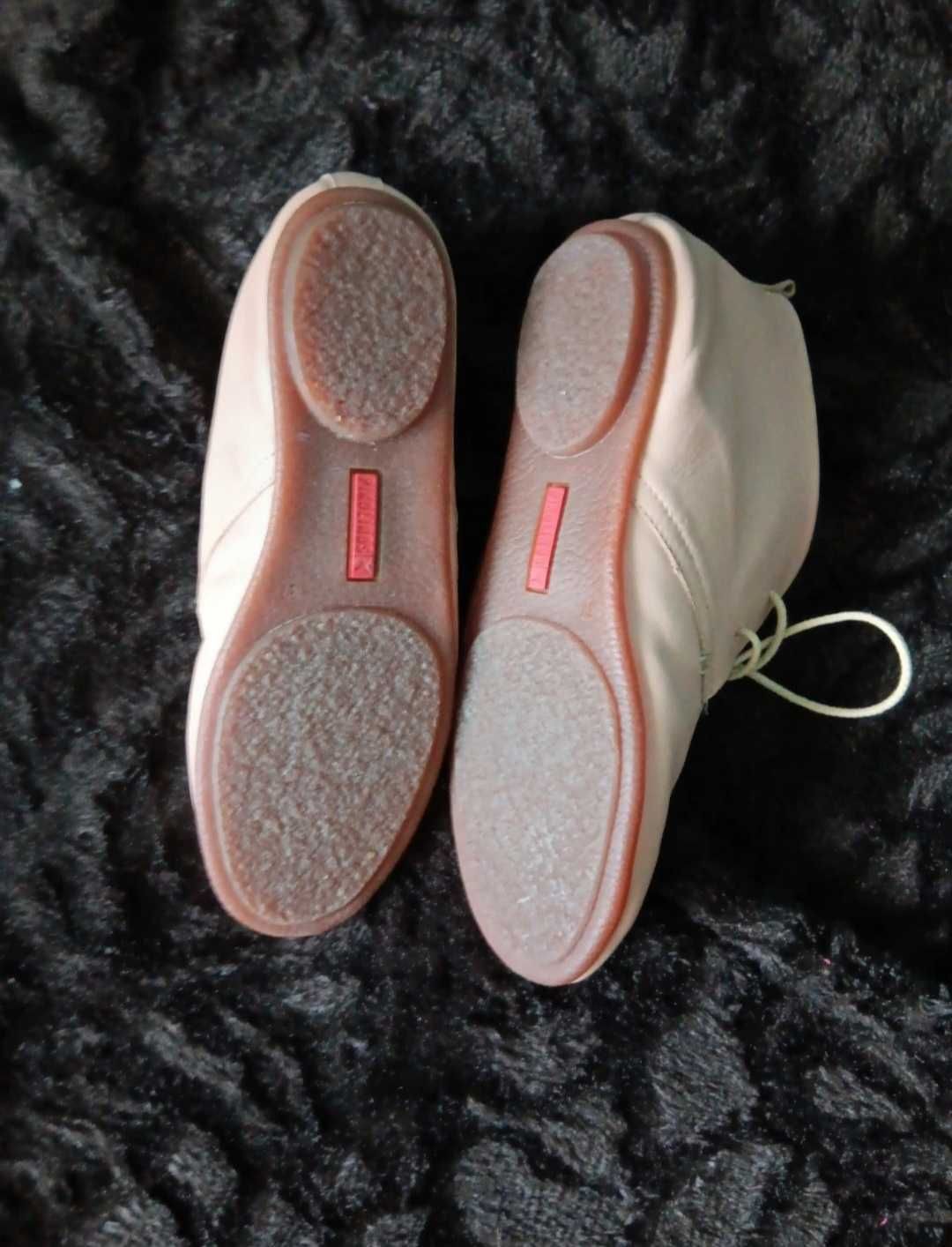 Sapatos rosa pikolinos