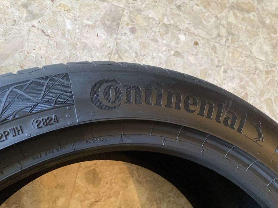 275 40 R18 Continental Pneus