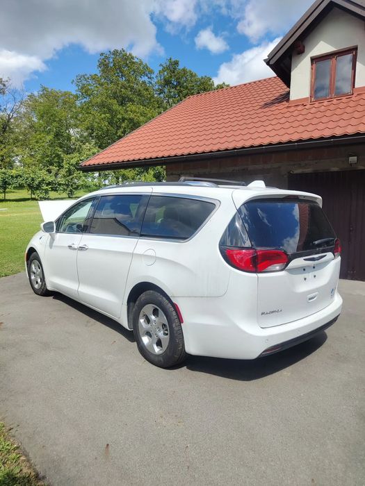 Chrysler Pacifica Auto w kraju! Hybryda! Niski przebieg!