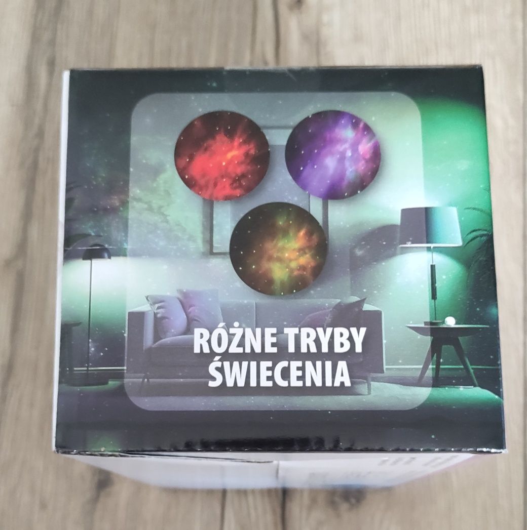 Projektor astronauta droga mleczna gwiazdy nowy
