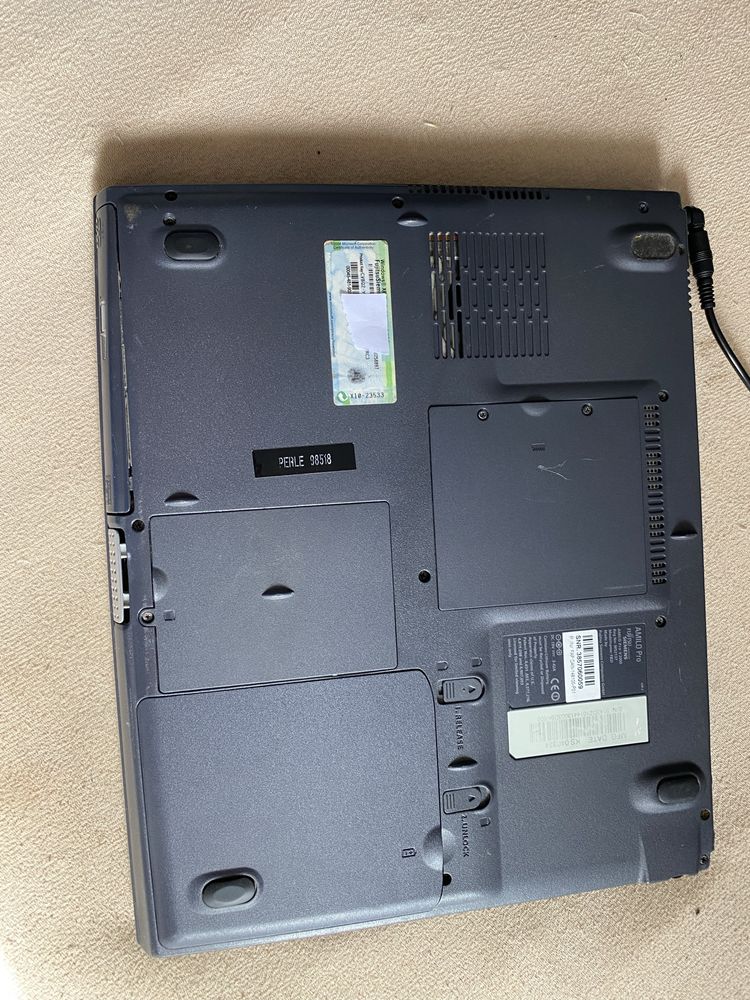 Laptop fujitsu siemens AMILO Pro v 2000