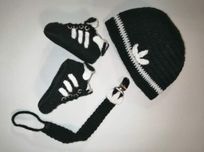 Conjunto gorro, sapatinho e porta chupeta